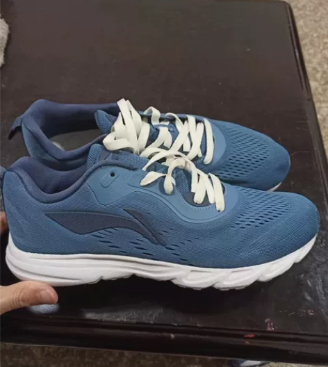 李宁轻便透气减震运动鞋男鞋 工厂仓库库存断...