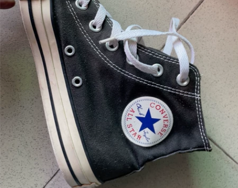 匡威，正品保证，商场专柜购入，金典款高帮帆...