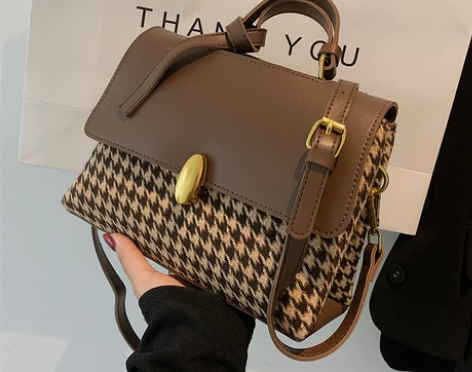 高级感包包女2021新款时尚爆款秋冬单肩斜...