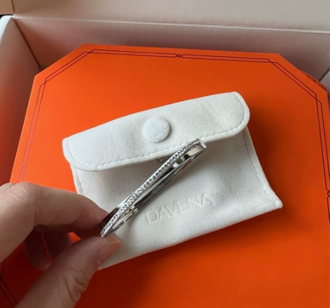 Davena的单出一个手镯，没有包装，手表...