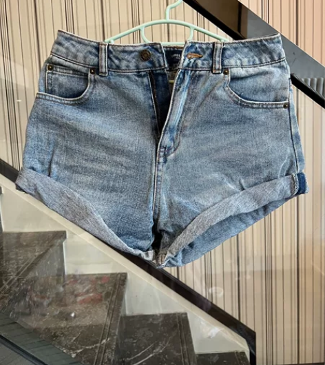 包邮 欧美复古 百搭显瘦高腰水洗蓝卷边四合...