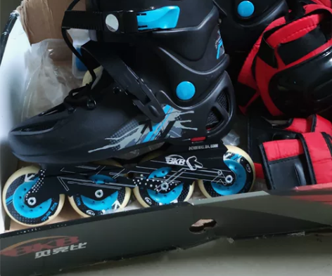 品牌型号：BKB贝克比专业单排溜冰鞋花式旱...