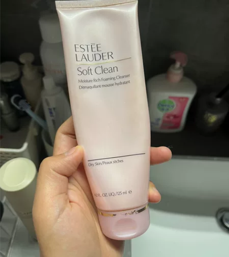 雅诗兰黛洁面125ml 剩余一小半 感兴趣...
