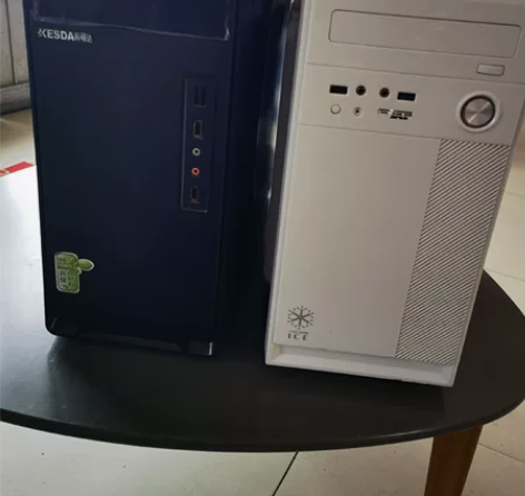 两个电脑机箱 样品 没用过 由于长时间做样...