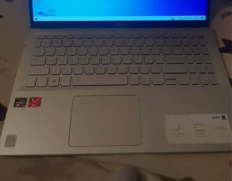 华硕vivobook笔记本，2020年生产...
