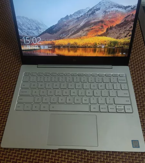 小米笔记本Air 12,貌似是12.5寸 ...