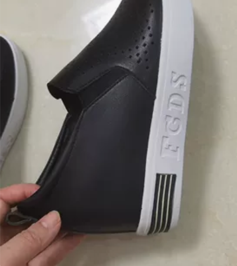 内增高皮鞋 35码，忘记在哪儿买的了，皮的...