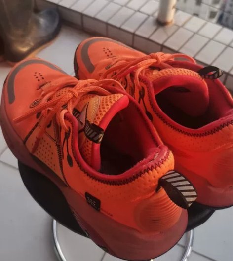 李宁全城9警告 42.5码 有点小转卖了