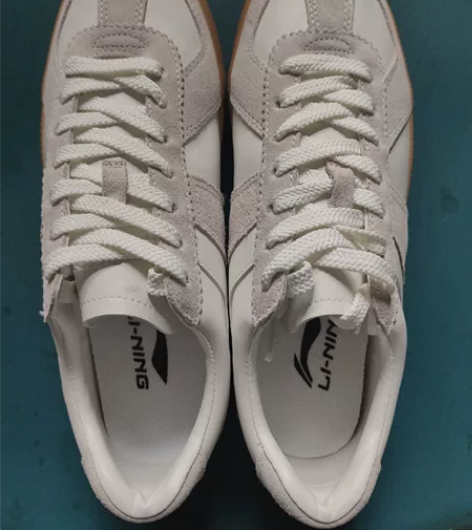 李宁德训鞋，41.5码！买大了，码大了不跟...