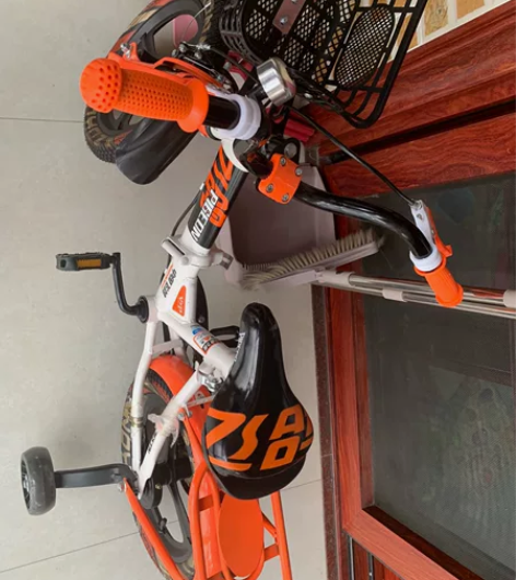 飞鸽儿童自行车 几乎全新 小孩不喜欢骑 自...