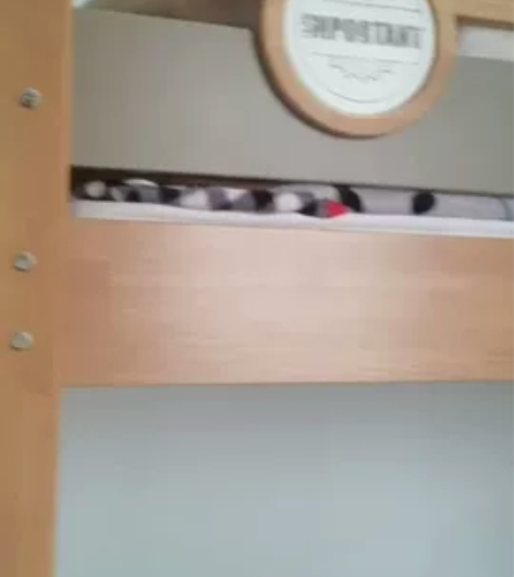 自用1.2米实木高低床一张出售，由于腾房间...