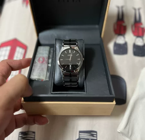 闲置一块飞亚达手表，蓝宝石玻璃钨钢边框，简...