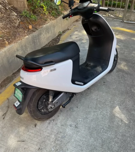 九号e80c 素车 今年8月份购买 一点点...