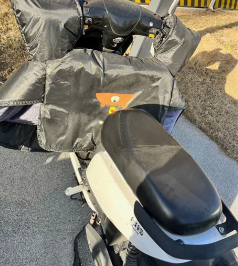 台铃电动车 两把钥匙今年四月底换的电池冬天...