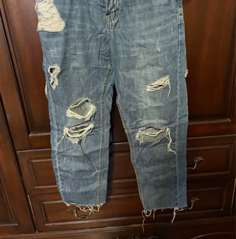 破洞牛仔裤 8分裤 27码 很舒服很软不单...