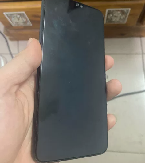 荣耀8X。4+64。更换外屏玻璃，原装内屏...