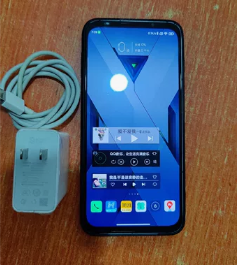 腾讯黑鲨游戏手机3 Pro，高通骁龙865...