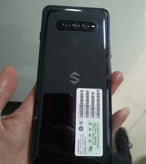 本人诚心出售一台黑鲨4pro，12+256...