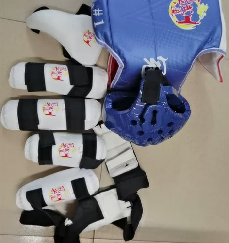 跆拳道护具,如下图 感兴趣的话点“我想要”...