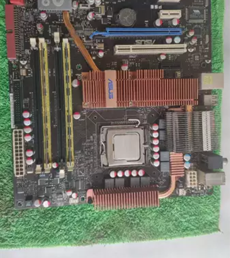 华硕玩家国度 p5e主板 +Q8300 c...