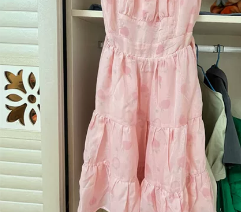 露腰裙 吊牌还在 全新 去年买的现在变胖了...