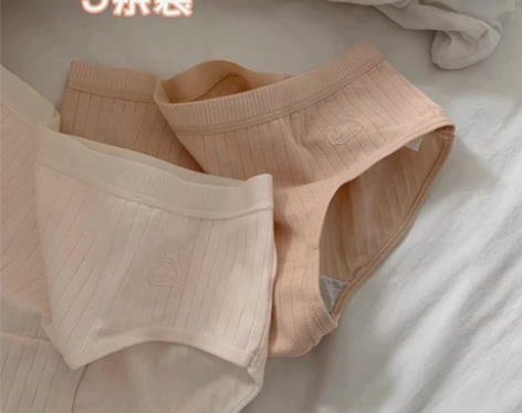 青年学生简约纯棉内裤女纯色透气中腰条纹三角...