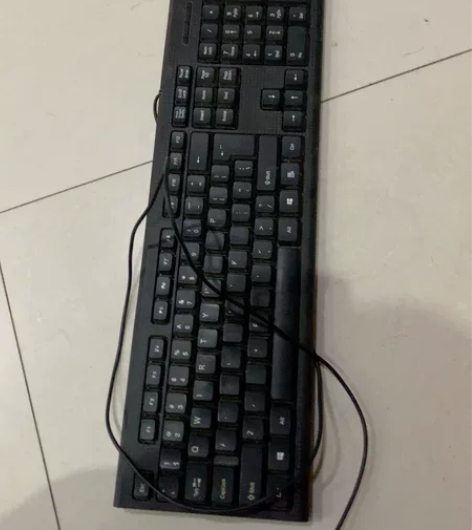 电脑键盘 便宜出 仅限自提 感兴趣的话点“...