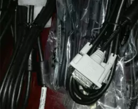 DⅤl(18+1)  VGA  显示器  ...