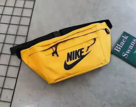 王一博同款斜挎包男单肩包女初高中学生书包运...