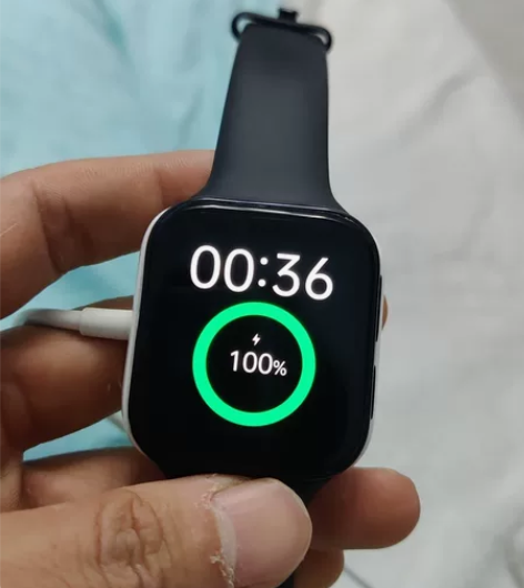 OPPO watch 41mm 有原装充电...