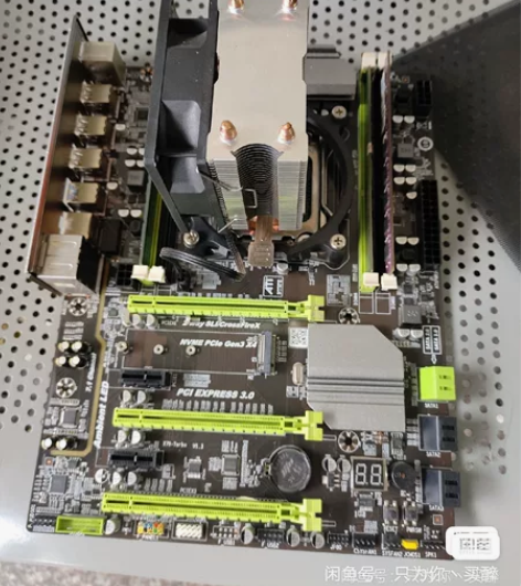 华南x79 主板单出300 加e52680...