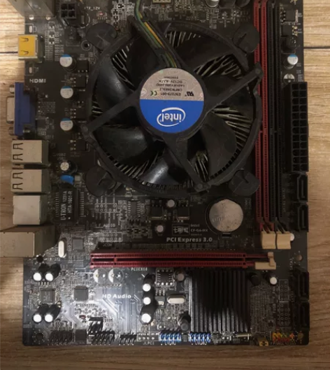 华硕B75M-A主板，两块主板cpu 是啥...