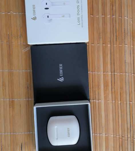 音质没话说，漫步者耳机盒低价出售，9.5成...