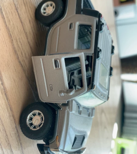 越野车，有些像大黄蜂，又多了个车斗[疑问]...