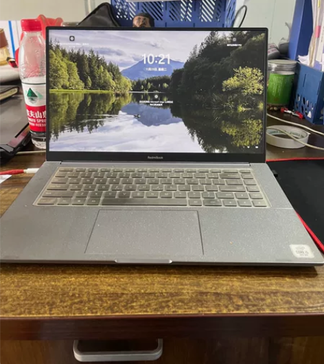 红米16,自用一年半,电脑完全没问题,背后...