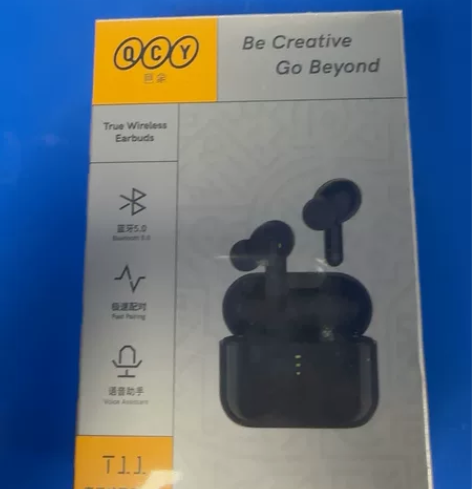 出多买的QCY T11真无线蓝牙耳机充电盒...