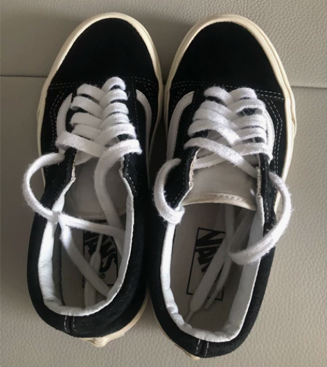 VANS翻毛皮板鞋36（22.5CM），瘦...