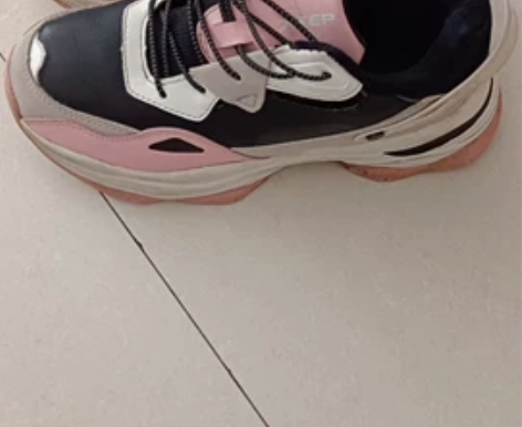 特步女童34码加棉运动鞋,99新80元原价...