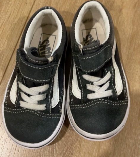 日本带回，VANS 感兴趣的话点“我想要”...