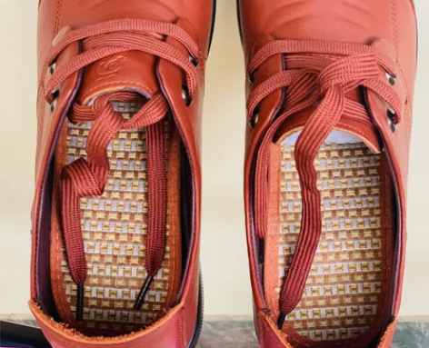 全新金猴男款44码皮鞋，在专卖店买过后，由...