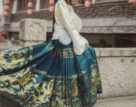 如梦霓裳原创明制汉服女袄裙交领织金短袄九尾...