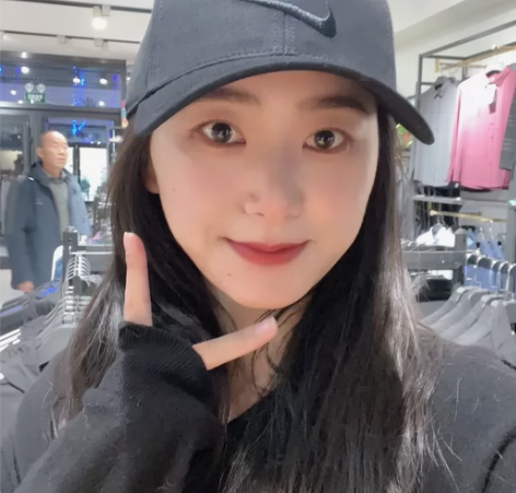 各种网红同款棒球鸭舌帽，圈图私聊购买，所有...