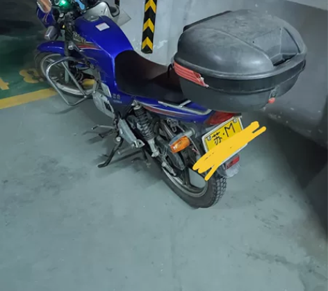 铃木摩托车，刚保养好！一打就能发动，性能良...
