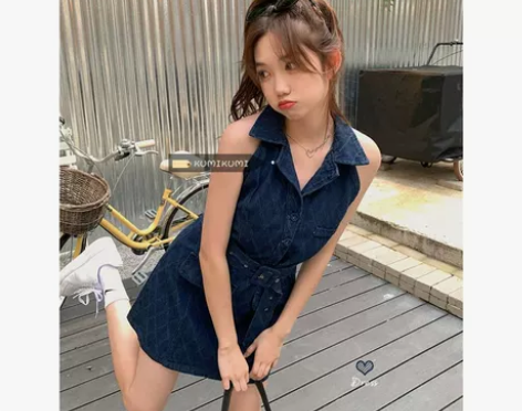 港风蓝色挂脖连体牛仔连衣裙女夏季收腰显瘦短...