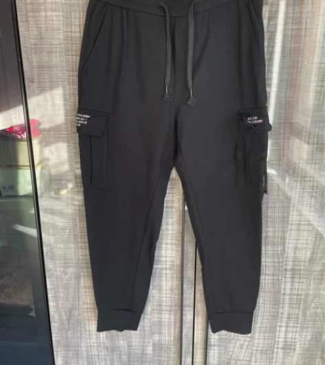 男士休闲裤，实体店300多买，质量很好 感...