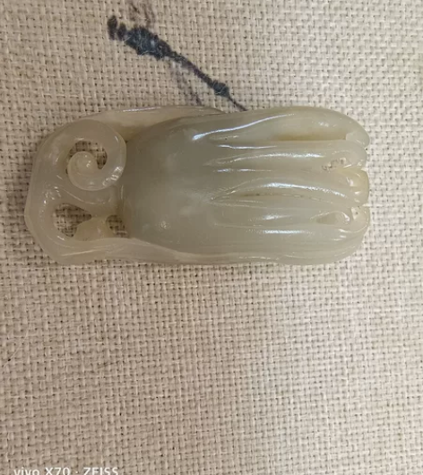 和田玉佛手瓜老物件玉雕，寓意广施善缘，善结...
