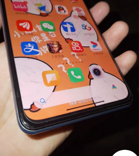 那里有点磕碰无拆修还没过保12+256红米...