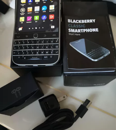黑莓Q20黑色，整体八新，一直收藏，成色如...