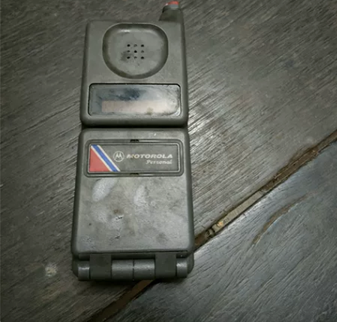 摩托罗拉手机品相如图售出不退不换 感兴趣的...