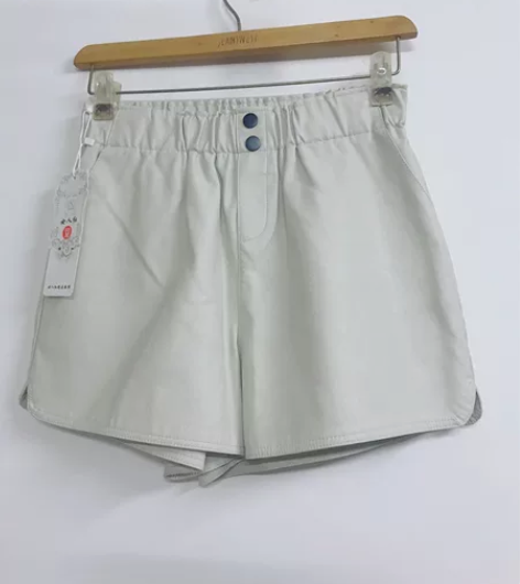 女式PU皮裙裤 全新带吊牌，尺码M，腰围2...